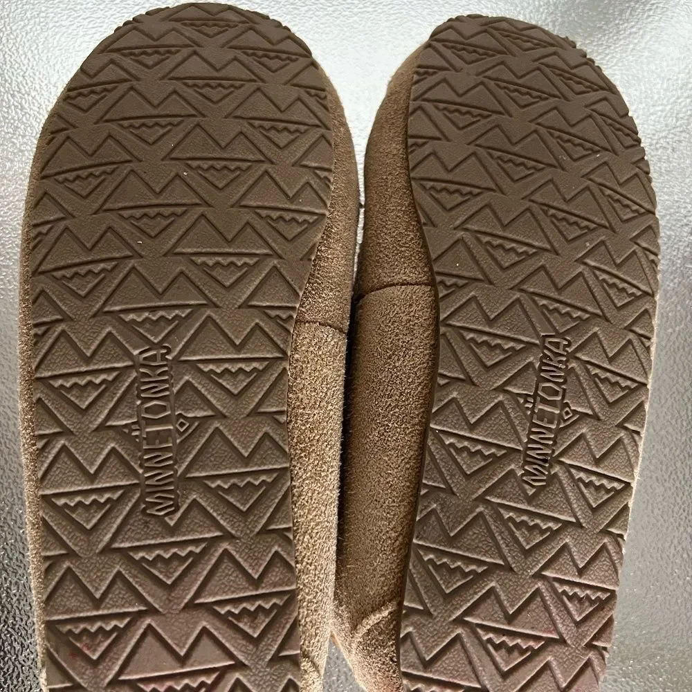 Minnetonka Suede Faux Fur Tan Slippers Size 3